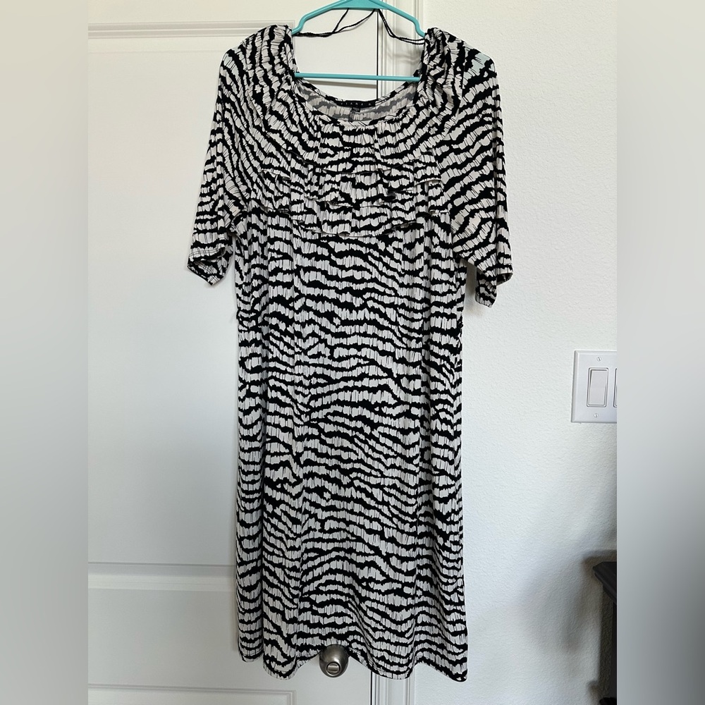 Tiana B. Black and White Patterned Women's Dress